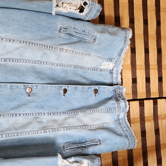 Windsor Ripped Jean Jacket/shirt - Picture 3 of 7